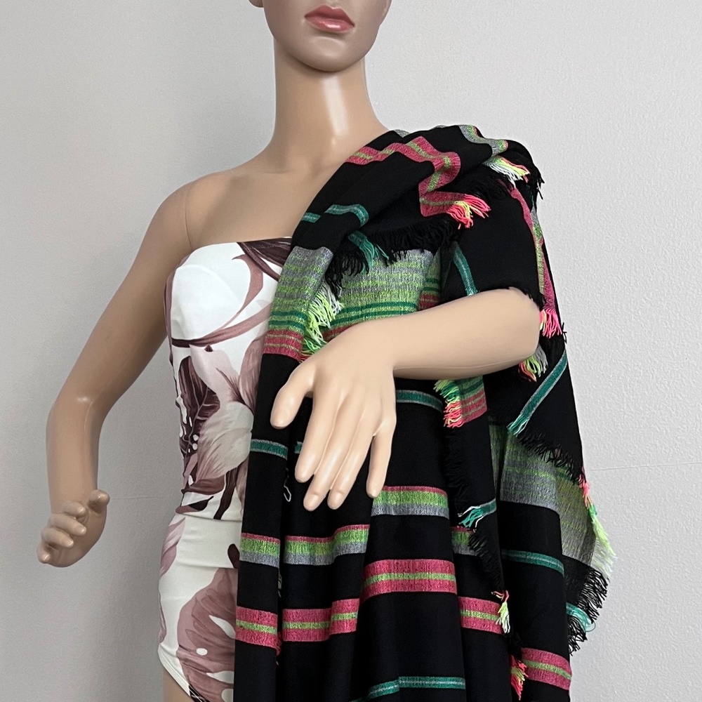 Collection Eighteen Women’s Cover-Up Style Sarong.